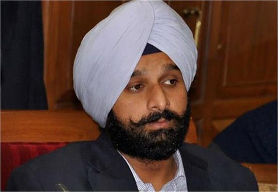 CM Mann's OSD sends notice to Bikram Majithia, know the reason